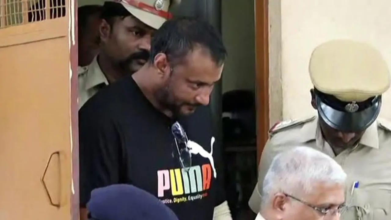 ಬಳ್ಳಾರಿಯಲ್ಲಿದ್ರೂ ಬಿಡದ ಪವಿತ್ರಾ ಗೌಡ.. ಕೊಲೆ ಕೇಸ್‌ಗೆ ಅತಿ ದೊಡ್ಡ ಟ್ವಿಸ್ಟ್; ದರ್ಶನ್‌ಗೆ ಹೊಸ ಟೆನ್ಷನ್‌; ಏನಾಯ್ತು?