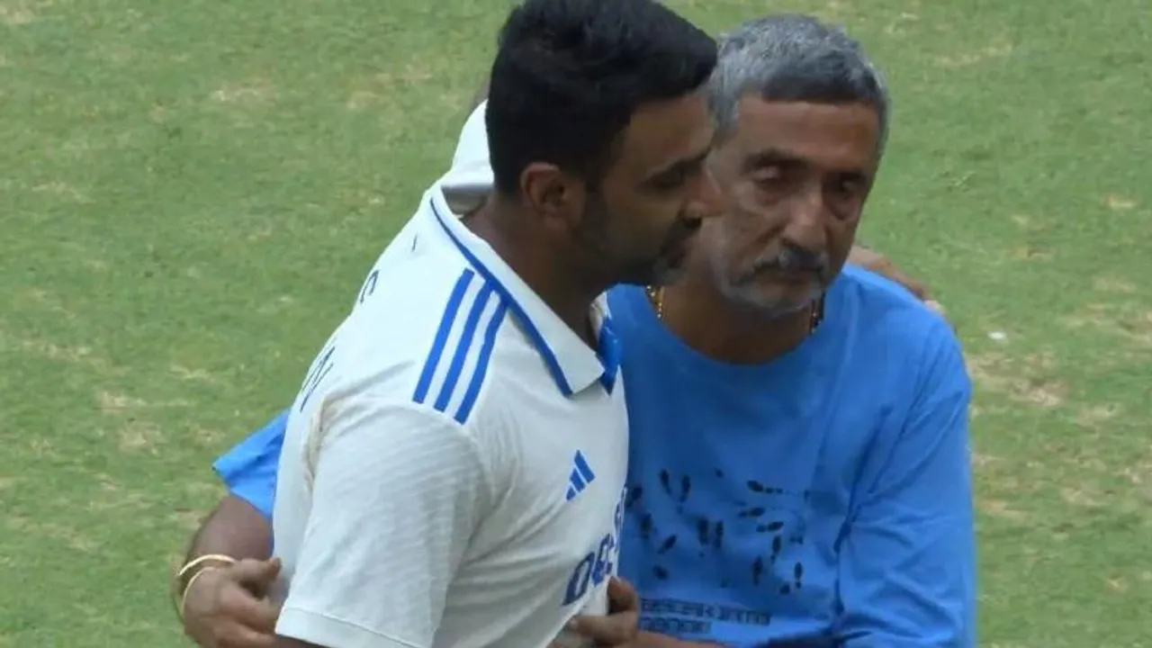 ಅಪ್ಪನ ಮುಂದೆ R ಅಶ್ವಿನ್ ಭಾವುಕ.. ತಂದೆ ಎದುರಿಗೆ ಸ್ಟಾರ್ ಆಲ್​ರೌಂಡರ್ ಸಾಧನೆಗಳು ಏನೇನು?