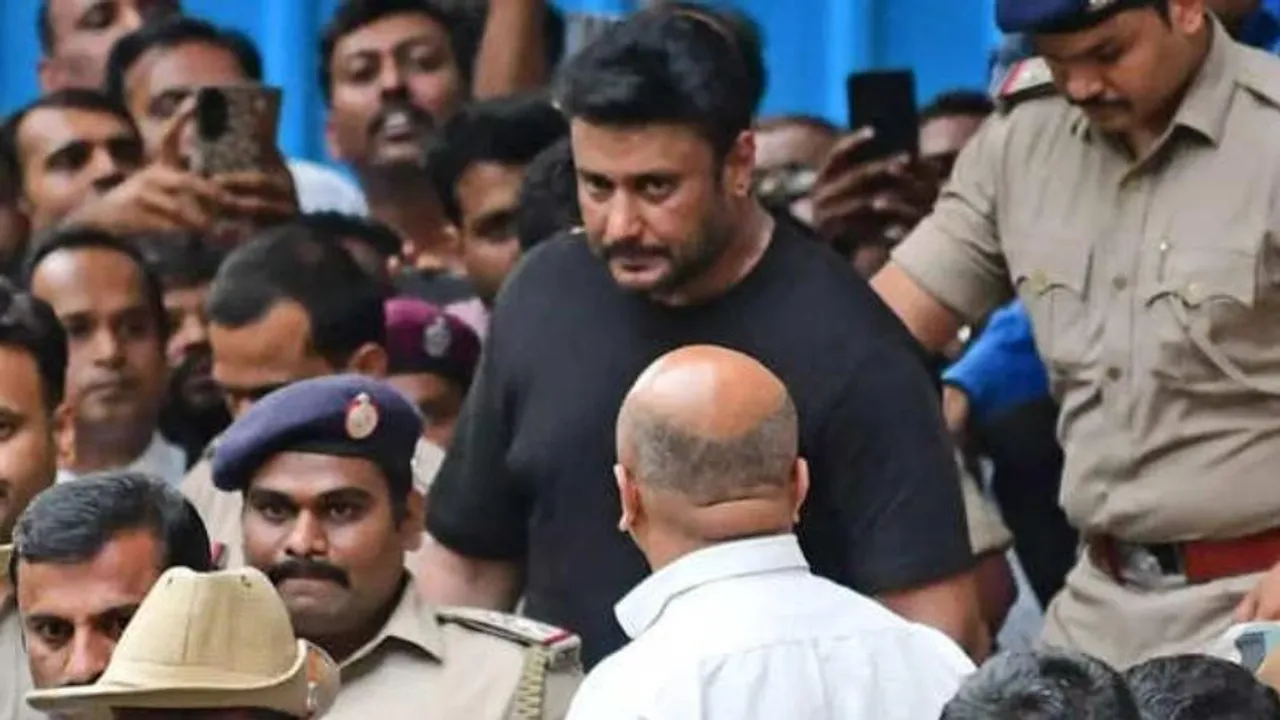 FSLನಲ್ಲಿ ರಕ್ತದ ಕಲೆಯೇ ಇಲ್ಲ.. ದರ್ಶನ್ ಕೇಸ್‌ಗೆ ಹೊಸ ಟ್ವಿಸ್ಟ್‌ ಕೊಟ್ಟ ವಕೀಲ ಸಿ.ವಿ ನಾಗೇಶ್‌; ಹೇಳಿದ್ದೇನು?