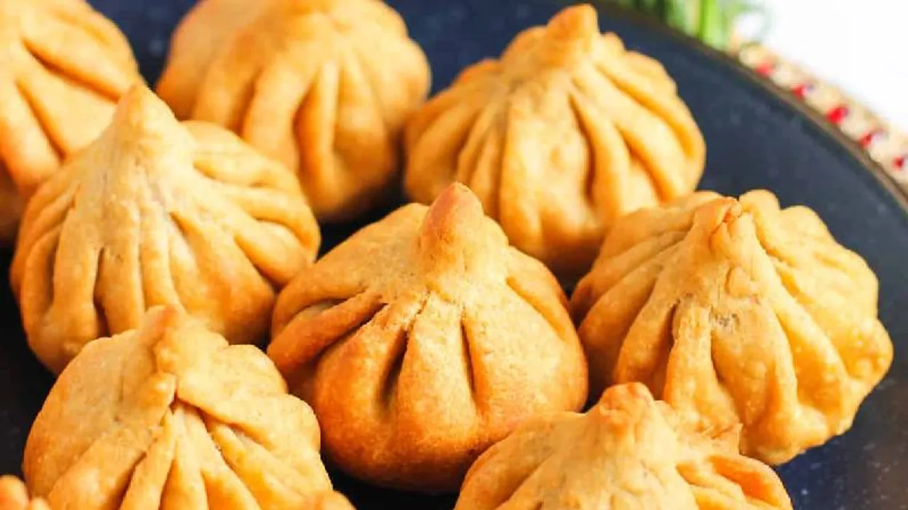 10 ನಿಮಿಷದಲ್ಲಿ ಹೀಗೆ ಮೋದಕ ತಯಾರಿಸಿ! ಗಣೇಶನಿಗೆ ಮಾತ್ರವಲ್ಲ ನಿಮಗೂ ಇಷ್ಟವಾಗುತ್ತೆ ನೋಡಿ