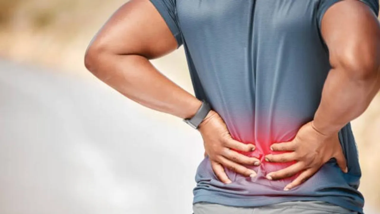ವಿಪರೀತ ಬೆನ್ನುನೋವಿನಿಂದ ಒದ್ದಾಡುತ್ತಿದ್ದೀರಾ? ಈ 7 ಮನೆ ಮದ್ದುಗಳ ಬಗ್ಗೆ ನೀವು ತಿಳಿದುಕೊಳ್ಳಲೇಬೇಕು