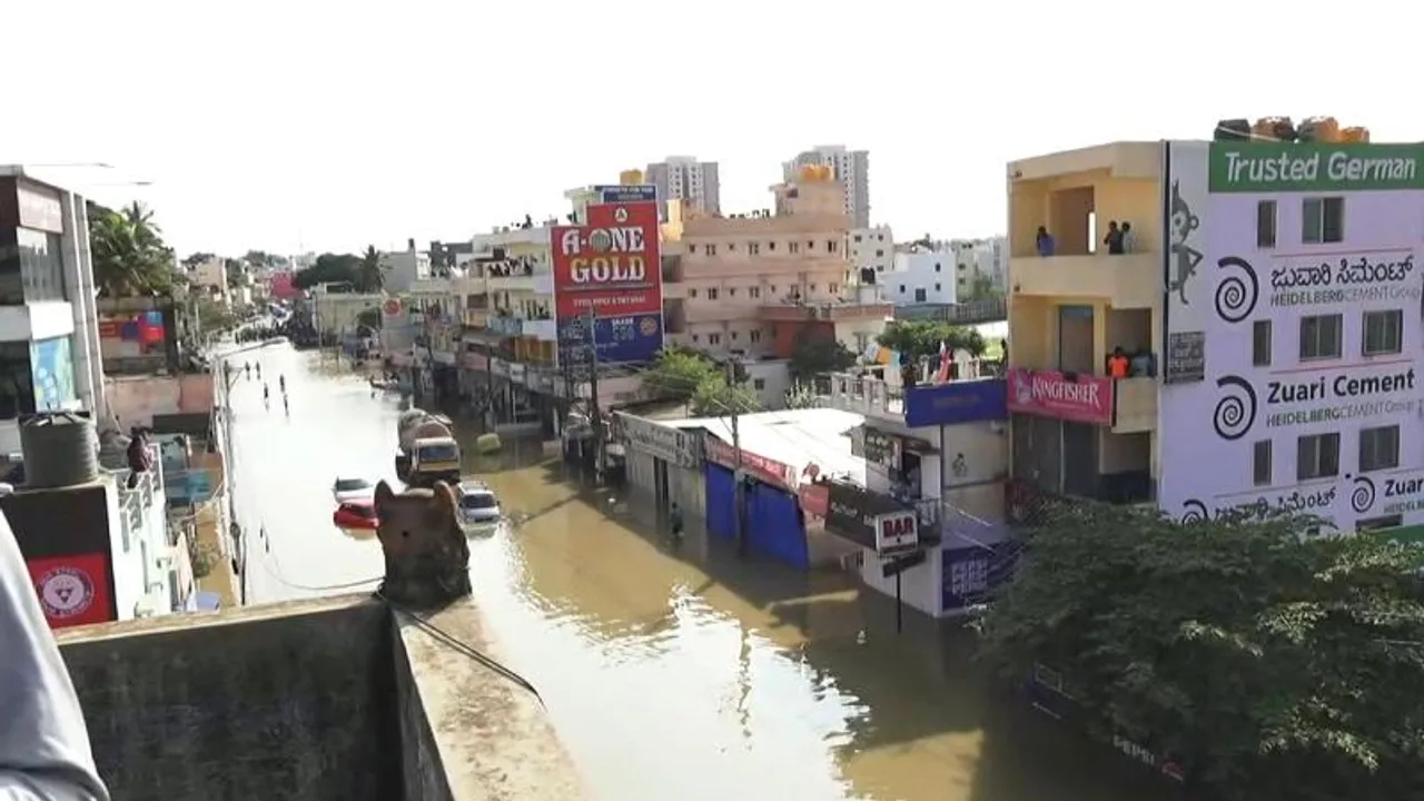 ಮುಳುಗಿದ ಬೆಂಗಳೂರು.. ರಣ ಭಯಂಕರ ಮಳೆಯ ನರಕ ದರ್ಶನ ಹೇಗಿದೆ? ಎಲ್ಲಿ ಏನೇನು ಆಗಿದೆ..?