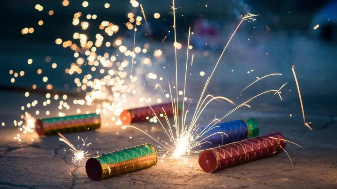 Diwali Festival; ದೀಪಾವಳಿಗೆ ಪಟಾಕಿ ಸಿಡಿಸುವಾಗ ಇರಲಿ ಎಚ್ಚರ.. ಈ ತಪ್ಪು ಮಾಡಬೇಡಿ!