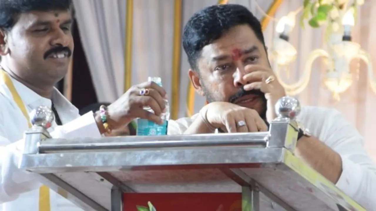 ಷಡ್ಯಂತ್ರ ಮಾಡಿದವರ ಹೆಸರು ಜೈಲಿನ ಗೋಡೆ ಮೇಲೆ ಬರೆದು ಬಂದಿದ್ದೀನಿ.. ಬಿ ನಾಗೇಂದ್ರ ಕಣ್ಣೀರು