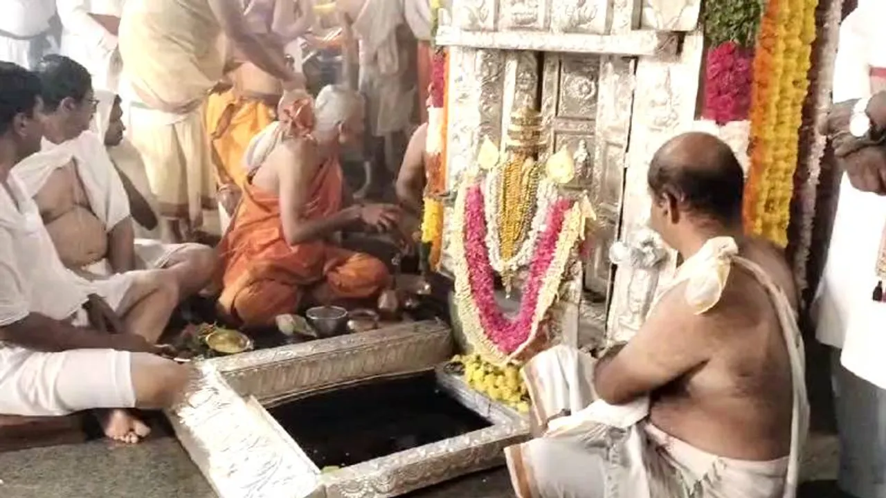 Cauvery: ಕಾವೇರಿ ತೀರ್ಥೋದ್ಭವಕ್ಕೆ ಕ್ಷಣಗಣನೆ.. ಪುಣ್ಯ ಕ್ಷಣವನ್ನ ಕಣ್ತುಂಬಿಕೊಳ್ಳಲು ಸೇರಿರುವ ಸಹಸ್ರಾರು ಭಕ್ತಗಣ