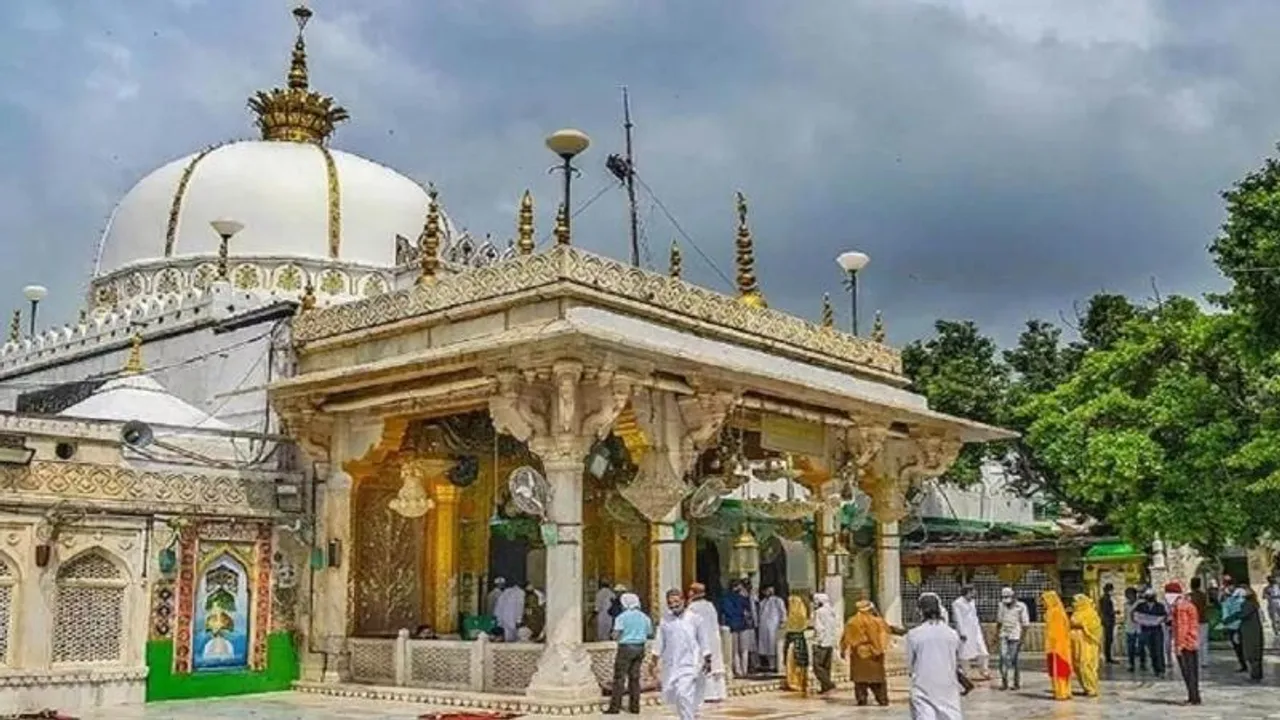 ಅಜ್ಮೀರ್ ದರ್ಗಾವೂ ಹಿಂದೂ ದೇವಸ್ಥಾನದ ಮೇಲೆ ಕಟ್ಟಲಾಗಿದೆ -ಕೋರ್ಟ್​ ಕಟಕಟೆಯಲ್ಲಿ ಮತ್ತೊಂದು ವಿವಾದ