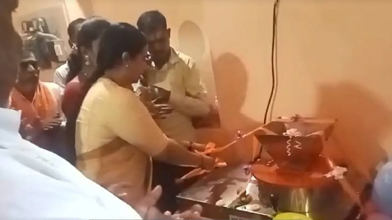 ಗೃಹಲಕ್ಷ್ಮಿ ಹಣದಿಂದ ಖಾರ ಪುಡಿ ಮಾಡೋ ಯಂತ್ರ ಖರೀದಿಸಿದ ಮಹಿಳೆ!