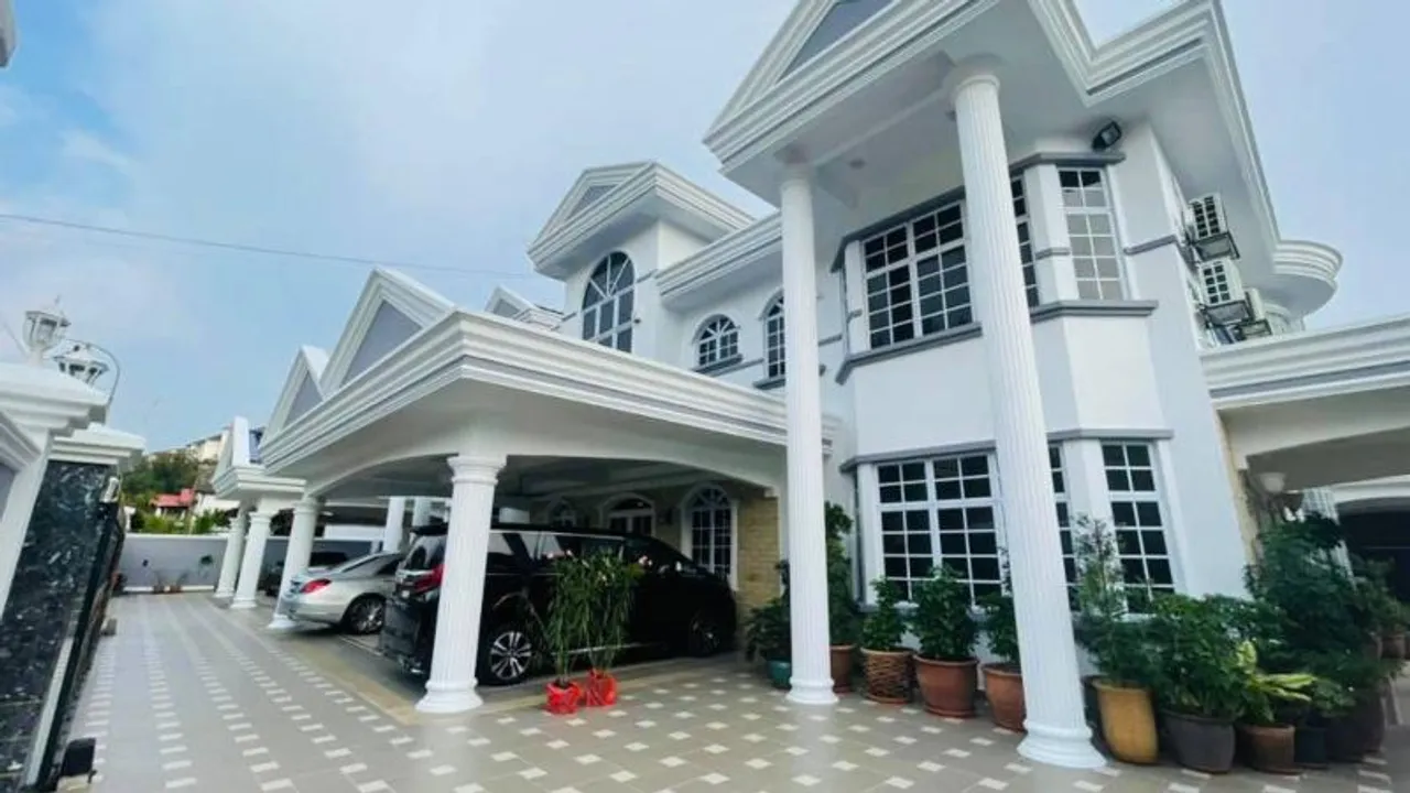 ಭಾರತದಲ್ಲಿ ಕೋಟಿ, ಕೋಟಿ ಬೆಲೆಬಾಳುವ ಐಷಾರಾಮಿ ಬಂಗಲೆಗಳು; ಟಾಪ್ 6 ಮನೆಗಳ ರೇಟ್ ಇಲ್ಲಿದೆ!