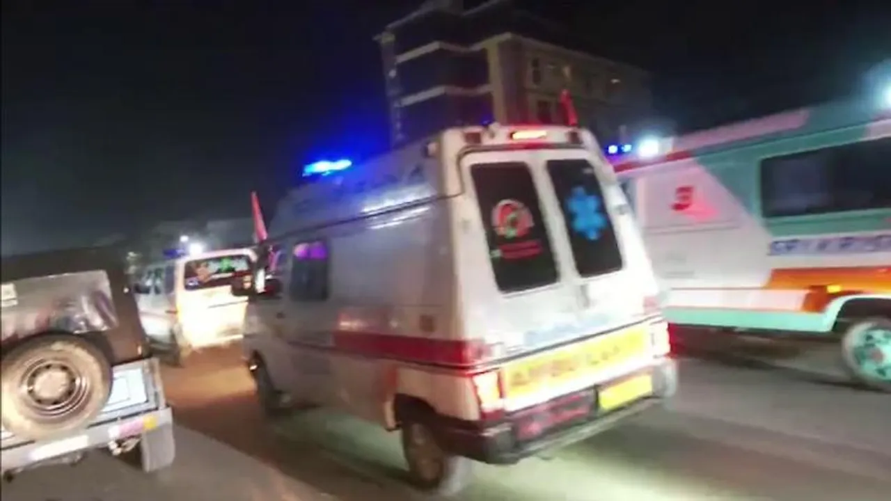 ಸಿ.ಟಿ.ರವಿಗೆ ಸ್ವಾಗತ ಕೋರಿದ್ದ ಆ್ಯಂಬುಲೆನ್ಸ್​ಗಳಿಗೆ ಸಂಕಷ್ಟ ; ನಗರ ಠಾಣೆಯಲ್ಲಿ FIR ದಾಖಲು