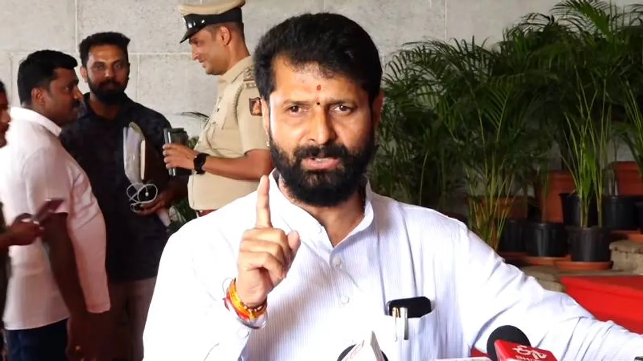 BREAKING: ಪರಿಷತ್‌ನಲ್ಲಿ ಸಿ.ಟಿ.ರವಿ ಅಶ್ಲೀಲ ಪದ ಬಳಕೆ ಆರೋಪ; ಸಚಿವೆ ಲಕ್ಷ್ಮೀ ಹೆಬ್ಬಾಳ್ಕರ್ ಕಣ್ಣೀರು