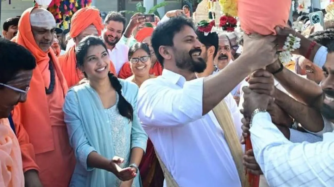 ನಂದಿ ಧ್ವಜದ ಕುಣಿತ.. ಡಾಲಿ - ಧನ್ಯತಾ ಜೋಡಿಯ 10 ಫೋಟೋಗಳು ಇಲ್ಲಿವೆ!