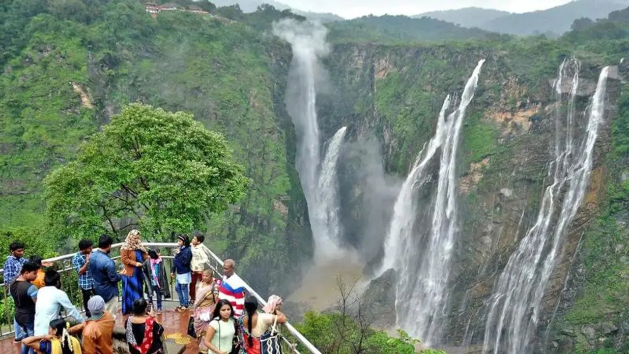 ಕಾವೇರಿ ತೀರದಲ್ಲಿ ಹೊಸ ವರ್ಷಾಚರಣೆಗೆ ನೋ ಎಂಟ್ರಿ; ರಾಜ್ಯಾದ್ಯಂತ ಹೇಗಿದೆ ಪೊಲೀಸ್ ಬಂದೋಬಸ್ತ್?