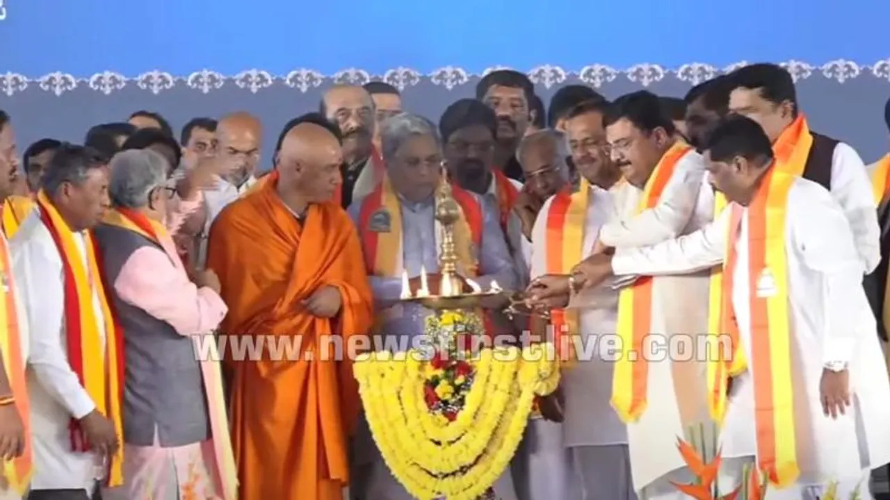 ಕನ್ನಡ ಸಾಹಿತ್ಯ ಸಮ್ಮೇಳನಕ್ಕೆ ಅದ್ಧೂರಿ ಚಾಲನೆ.. ಸಕ್ಕರೆ ನಾಡಿನಲ್ಲಿ ಕನ್ನಡ ಡಿಂಡಿಮವ