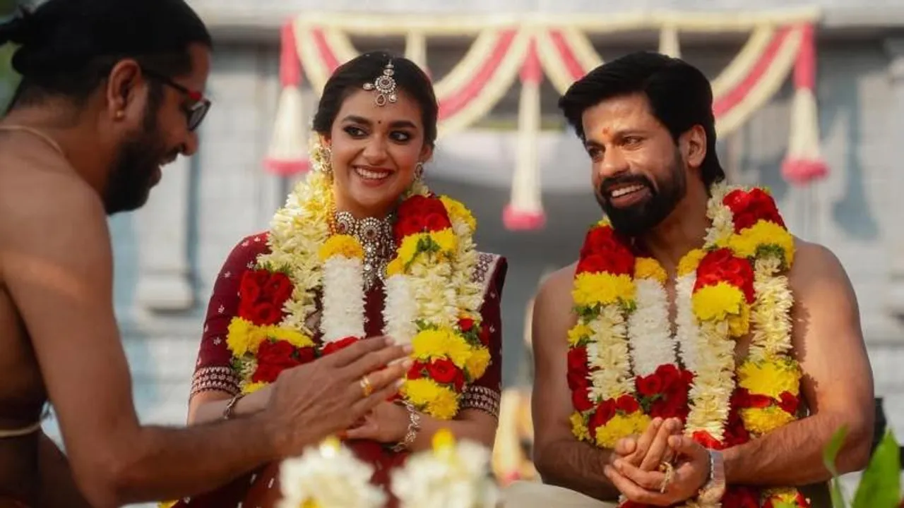 ಮದುವೆ ಆಗಿ ಕೇವಲ 1 ವಾರ; ಅರಿಶಿಣ ದಾರದ ತಾಳಿ ಧರಿಸಿ ಪ್ರಚಾರಕ್ಕೆ ಬಂದ ಕೀರ್ತಿ ಸುರೇಶ್​​