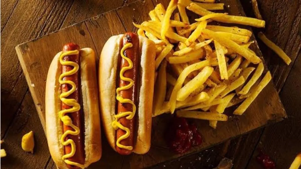 ಈ 5 ಆಹಾರಗಳಿಂದ ಸಾಧ್ಯವಾದಷ್ಟು ದೂರವಿರಿ; ನಿಮ್ಮ ಆಯಸ್ಸನ್ನೇ ಕ್ಷೀಣಿಸುತ್ತವೇ ಈ ಫುಡ್ಸ್​