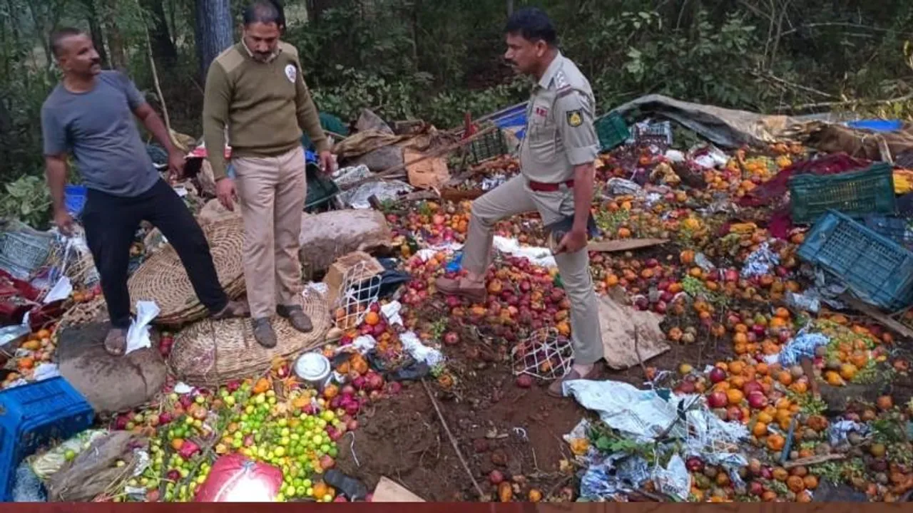 BREAKING: ಬೆಳ್ಳಂಬೆಳಗ್ಗೆ ಉತ್ತರ ಕನ್ನಡದಲ್ಲಿ ಘೋರ ದುರಂತ.. ಲಾರಿ ಪಲ್ಟಿಯಾಗಿ 9 ಮಂದಿ ಇನ್ನಿಲ್ಲ