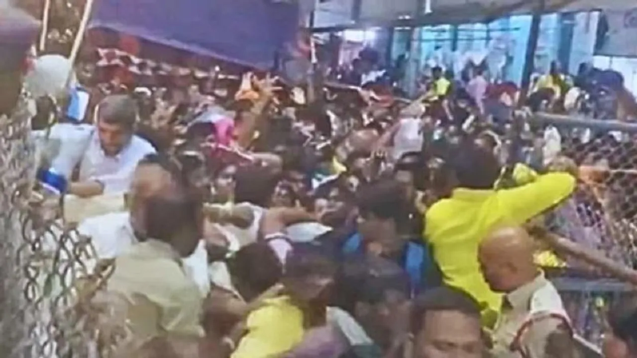 ತಿರುಪತಿ ದೇವಸ್ಥಾನದಲ್ಲಿ ಭಾರೀ ಕಾಲ್ತುಳಿತ; ಜೀವ ಕಳೆದುಕೊಂಡ 7 ಮಂದಿ ಭಕ್ತರು