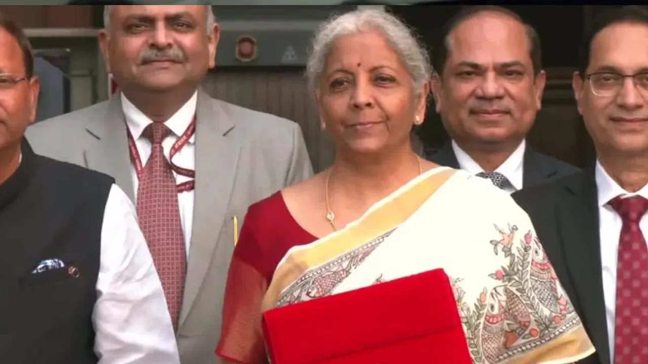 Union Budget 2025; ಹಣಕಾಸು ಸಚಿವೆ ನಿರ್ಮಲಾ ಸೀತಾರಾಮನ್ ಟಾಪ್- 10 ಫೋಟೋಸ್​