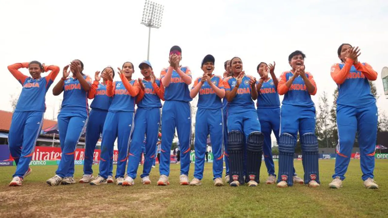 ಟೀಮ್ ಇಂಡಿಯಾಕ್ಕೆ ಭರ್ಜರಿ ಗೆಲುವು.. U19 ವಿಶ್ವಕಪ್​​ ಫೈನಲ್​​ಗೆ ಎಂಟ್ರಿ ಕೊಟ್ಟ ಯಂಗ್​ ಗರ್ಲ್ಸ್​​