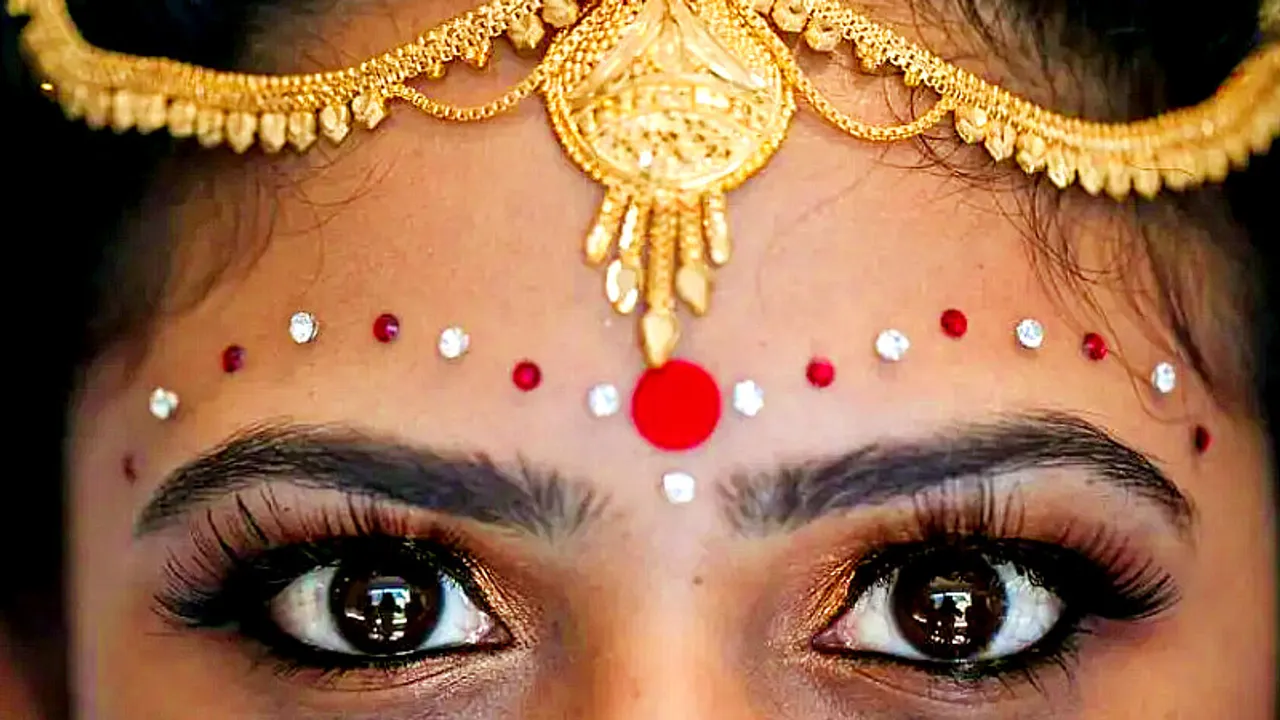 ಪುರುಷರೇ ಎಚ್ಚರ.. ಗಂಡ ಕಲರ್ ಕಲರ್ ಬಿಂದಿ ಕೊಡಿಸಲಿಲ್ಲ ಅಂತ ಮುದ್ದಾದ ಹೆಂಡತಿ ಮಾಡಿದ್ದೇನು?