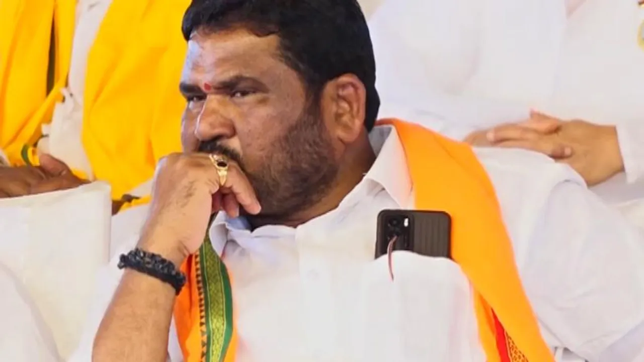 ‘ಪೊಲಿಟಿಷಿಯನ್​​​, ಮಾಜಿ MLA ಅವನೇ ನನ್ನ ಗಂಡ’ ಎಂದ ಮಹಿಳಾ ಅಧಿಕಾರಿ; ದಡೇಸೂಗೂರ್ 2ನೇ ಮದುವೆ?