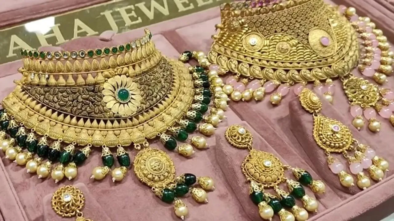 ಚಿನ್ನಾಭರಣ ಪ್ರಿಯರಿಗೆ ಅತಿ ದೊಡ್ಡ ಶಾಕ್‌.. ₹10,000 ಆಗುತ್ತಾ 10 ಗ್ರಾಂ ಗೋಲ್ಡ್ ರೇಟ್‌; ಕಾರಣವೇನು?