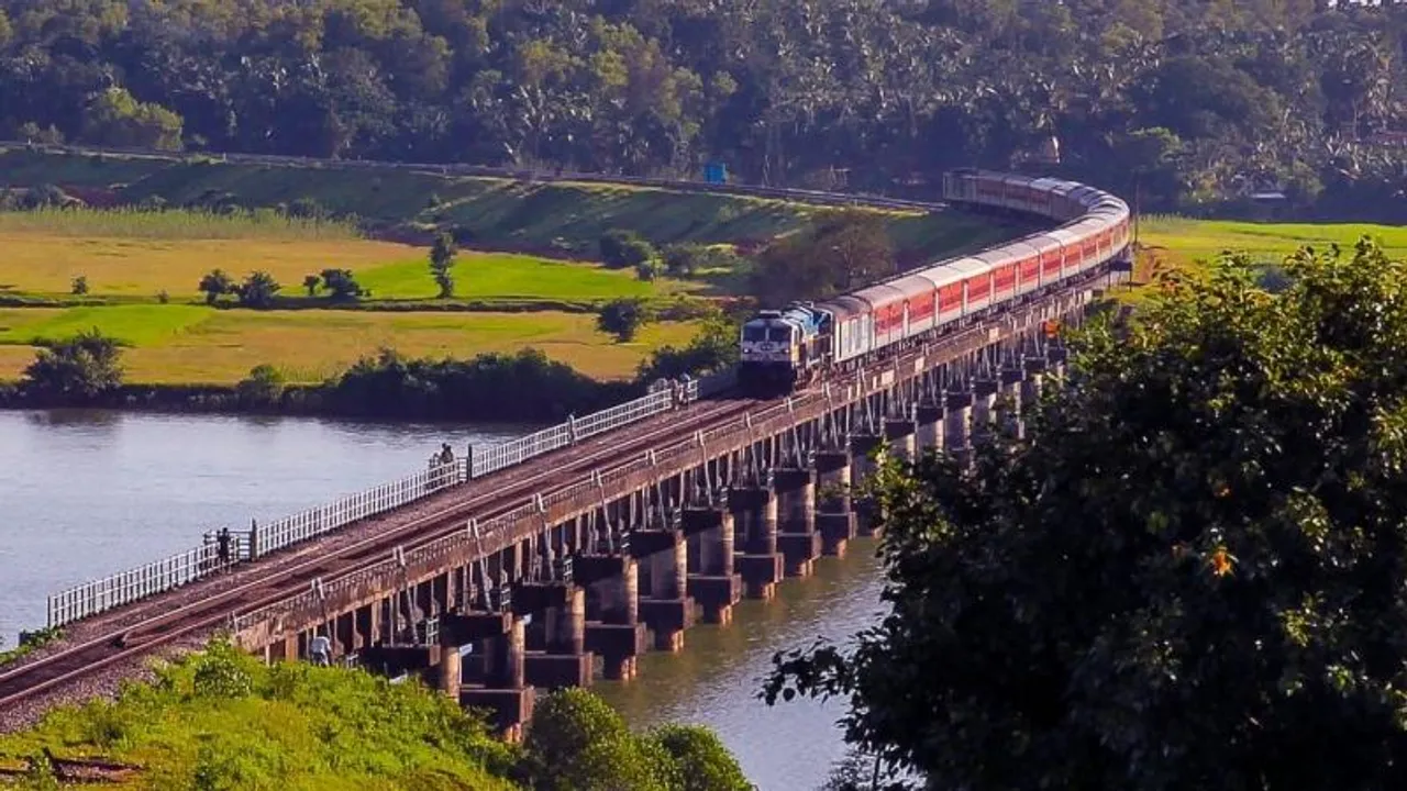 1 ಲೀಟರ್​ ಡಿಸೇಲ್​ಗೆ ಎಷ್ಟು ಕಿಮೀ ಓಡುತ್ತವೆ ಭಾರತೀಯ ರೈಲುಗಳು.. ಮಾಹಿತಿ ಬಿಚ್ಚಿಟ್ಟ ಇಲಾಖೆ