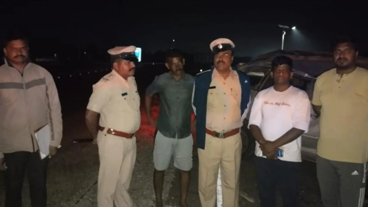 ಚೆನ್ನೈ-ಬೆಂಗಳೂರು ಎಕ್ಸ್‌ಪ್ರೆಸ್‌ ಹೈವೇಯಲ್ಲಿ ಅಪಘಾತ; ಸ್ಥಳದಲ್ಲೇ ಪ್ರಾಣ ಕಳೆದುಕೊಂಡ ನಾಲ್ವರು