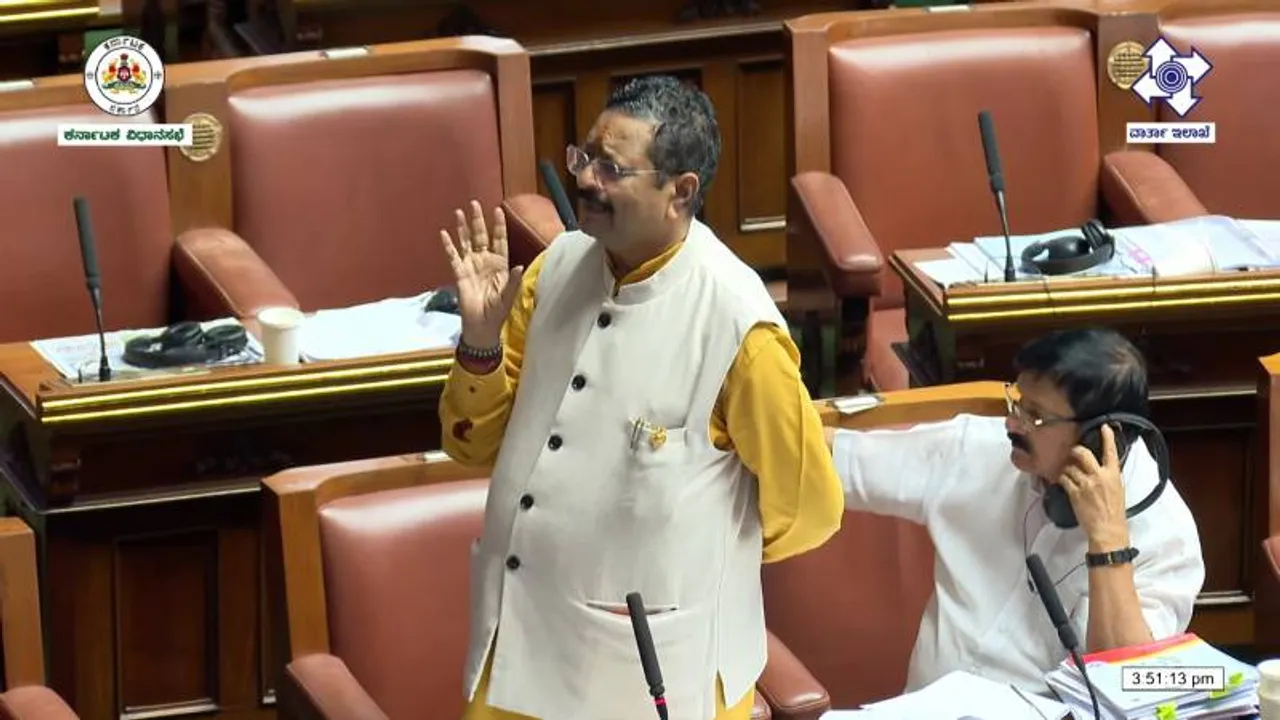 ಒಬ್ಬರು, ಇಬ್ಬರೂ ಅಲ್ಲ.. 48 ನಾಯಕರ ಹನಿಟ್ರ್ಯಾಪ್; ಸಚಿವ ಕೆ.ಎನ್ ರಾಜಣ್ಣ ಸ್ಫೋಟಕ ಹೇಳಿಕೆ VIDEO