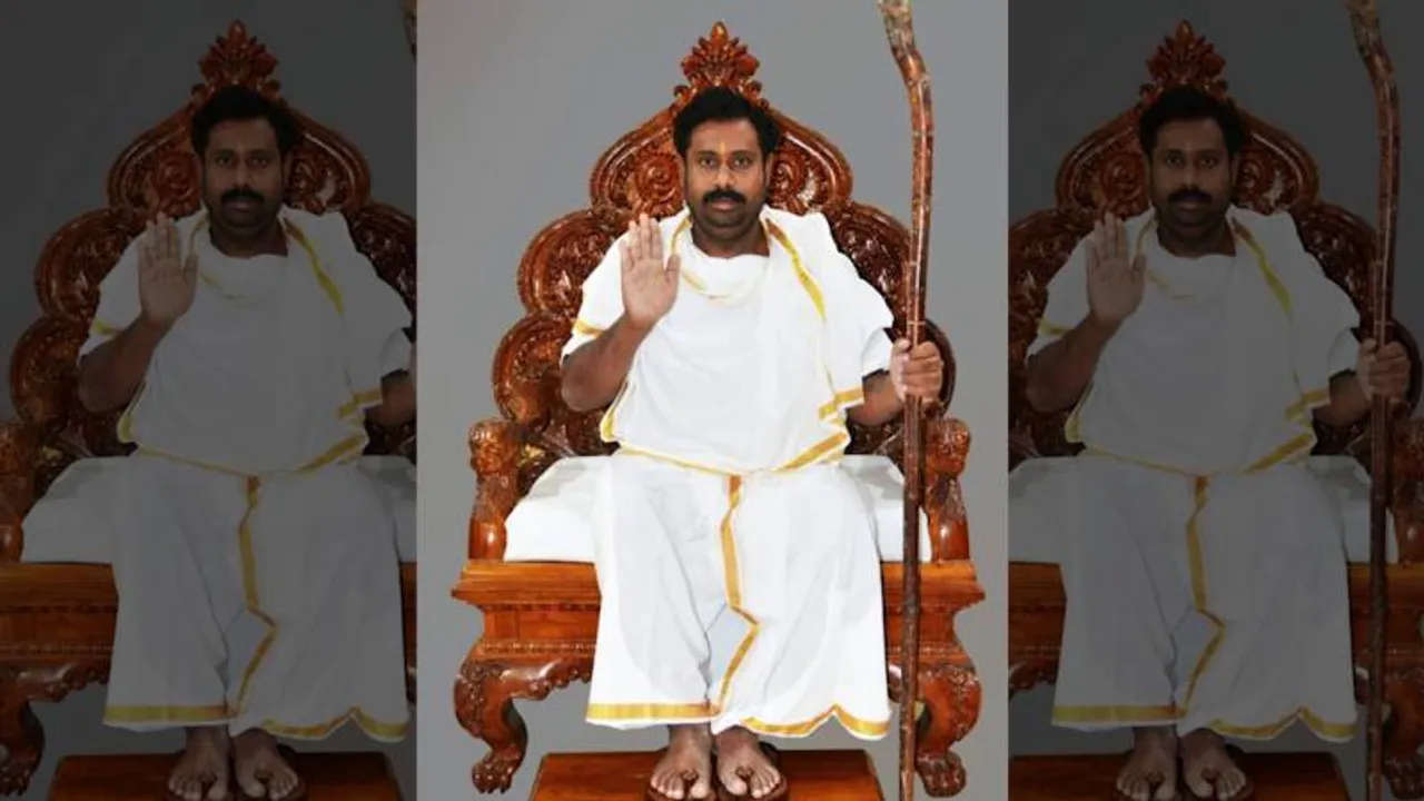 ಬ್ಲ್ಯಾಕ್​ಮೇಲ್ ಕೇಸ್‌.. ಆರೋಪಿ ಅವಧೂತ ಗುರುಮೂರ್ತಿ ಸ್ವಾಮೀಜಿ ಬೆಂಗಳೂರಿನಿಂದ ಎಸ್ಕೇಪ್‌!