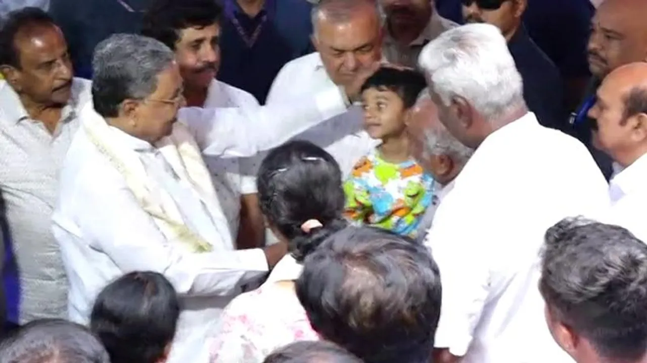 ಅಂತಿಮ ದರ್ಶನ ಪಡೆದ ಸಿಎಂ; ಭರತ್ ಭೂಷಣ್ ಪುತ್ರನಿಗೆ ಸಮಾಧಾನ ಮಾಡಿದ ಸಿದ್ದರಾಮಯ್ಯ