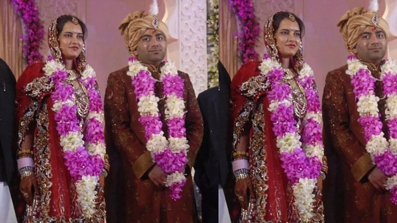 ವರನಿಗೆ ಹೆಲಿಕಾಪ್ಟರ್ ಗಿಫ್ಟ್‌.. 3 ಸಾವಿರ ಅತಿಥಿಗಳಿಗೆ ಕೈ ತುಂಬಾ ಉಡುಗೊರೆ; ಇದು ದೆಹಲಿಯ ದುಬಾರಿ ಮದುವೆ!