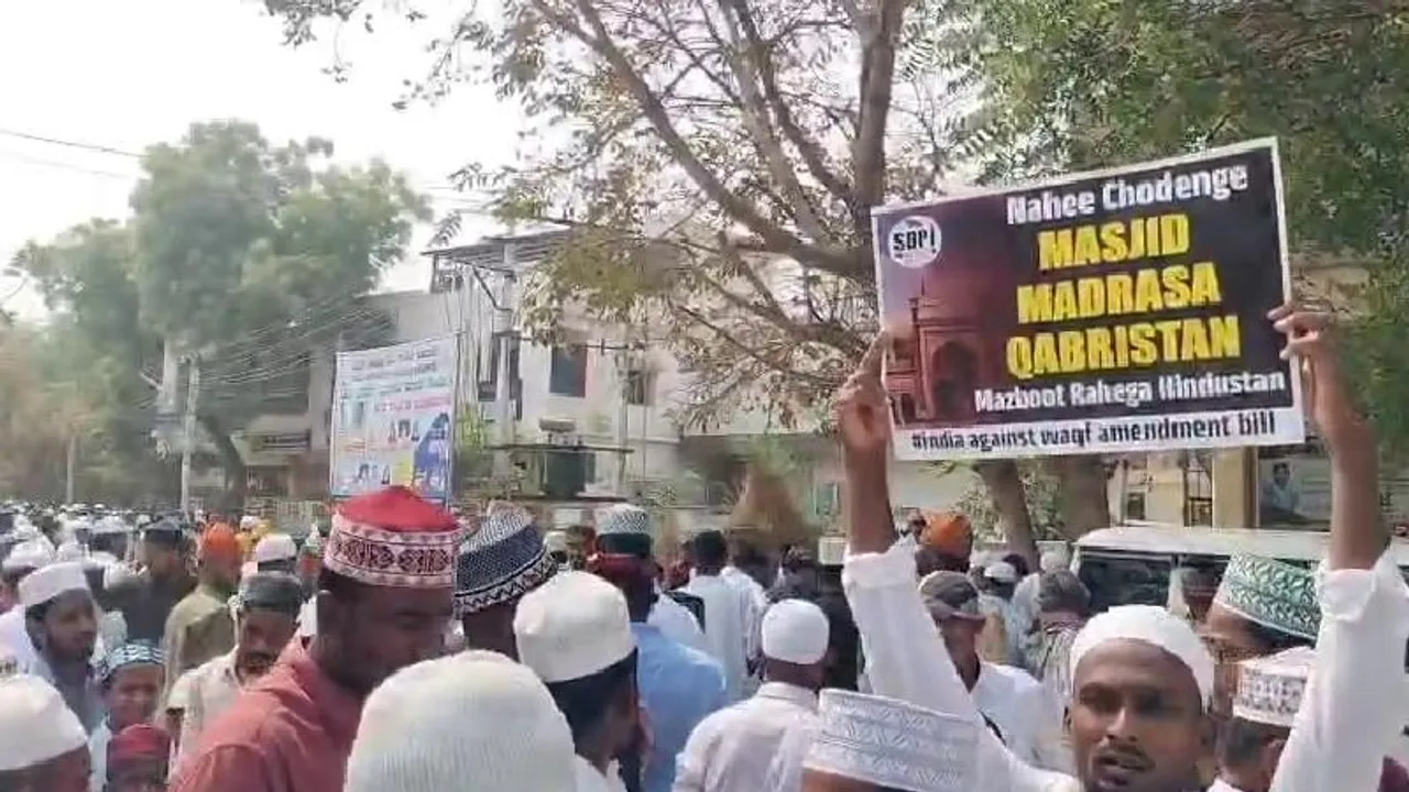 ಪವಿತ್ರ ರಂಜಾನ್​ ವೇಳೆ ಸಮಾಜದ ಸ್ವಾಸ್ಥ್ಯ ಕದಡುವ ಕೆಲಸ.. ಕೊಪ್ಪಳ, ಹುಬ್ಬಳ್ಳಿಯಲ್ಲಿ ಕಿರಿಕ್..!