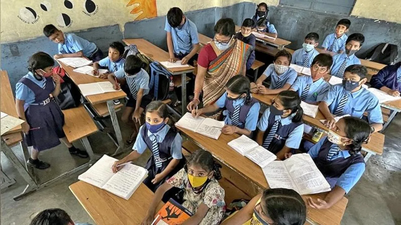 ಮನೆಗೊಬ್ಬ ಸರ್ಕಾರಿ ನೌಕರ.. ಭಾರತದ ಈ ಪುಟ್ಟ ಹಳ್ಳಿಯಿಂದ ಅತಿ ಹೆಚ್ಚು ಜನ IAS, IPS ಪಾಸ್!