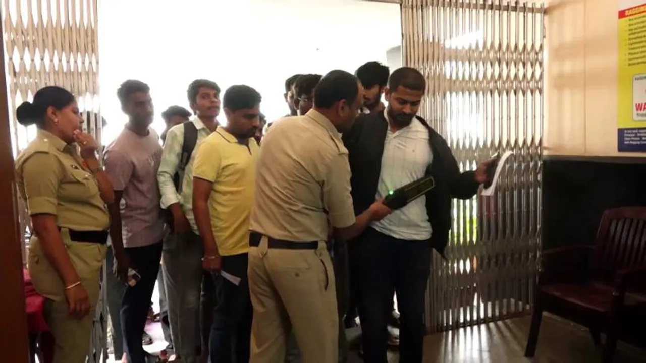 ತರಾತುರಿಯಲ್ಲಿ ಪರೀಕ್ಷೆ ನಡೆಸಿದ KPSC.. ಮತ್ತೆ ಗೊಂದಲದಲ್ಲಿ ಅಭ್ಯರ್ಥಿಗಳ ಭವಿಷ್ಯ; ಕಾರಣವೇನು?
