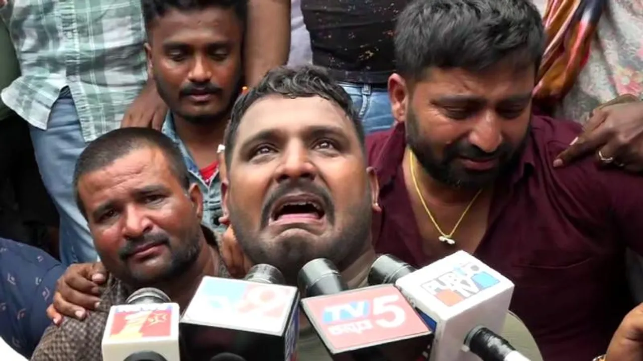 ‘ನಾನೇ 10 ಲಕ್ಷ ಪರಿಹಾರ ಕೊಡ್ತೀನಿ, ನನ್ನ ಮಗಳ ತಂದುಕೊಡಿ..’ ಪೊಲೀಸರ ಯಡವಟ್ಟಿಗೆ ತಂದೆ ಕಣ್ಣೀರು..