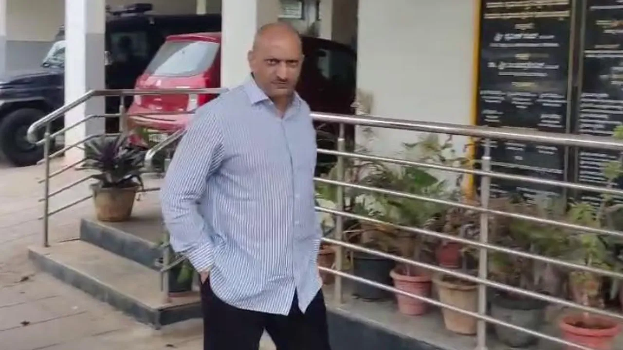 ಕಾರು ಓವರ್​ ಟೇಕ್ ಗಲಾಟೆ.. ಅನಂತ್ ಕುಮಾರ್ ಹೆಗಡೆ ವಿರುದ್ಧ ಎಫ್​ಐಆರ್..!