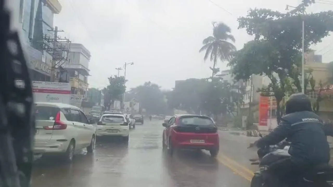 ದೇವರಿಗೂ ಜಲದಿಗ್ಬಂಧನ, ಅಂತ್ಯಕ್ರಿಯೆಗೂ ಬಿಡದ ಮಳೆರಾಯ.. ಮಳೆ ರಗಳೆ..! Photos