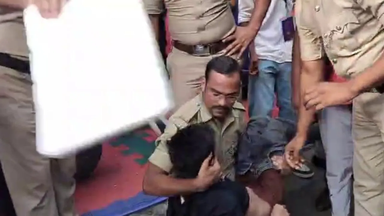 BREAKING.. ಚಿನ್ನಸ್ವಾಮಿ ಸ್ಟೇಡಿಯಂನಲ್ಲಿ ನೂಕು ನುಗ್ಗಲು.. ಓರ್ವ RCB ಅಭಿಮಾನಿ ಬಲಿ