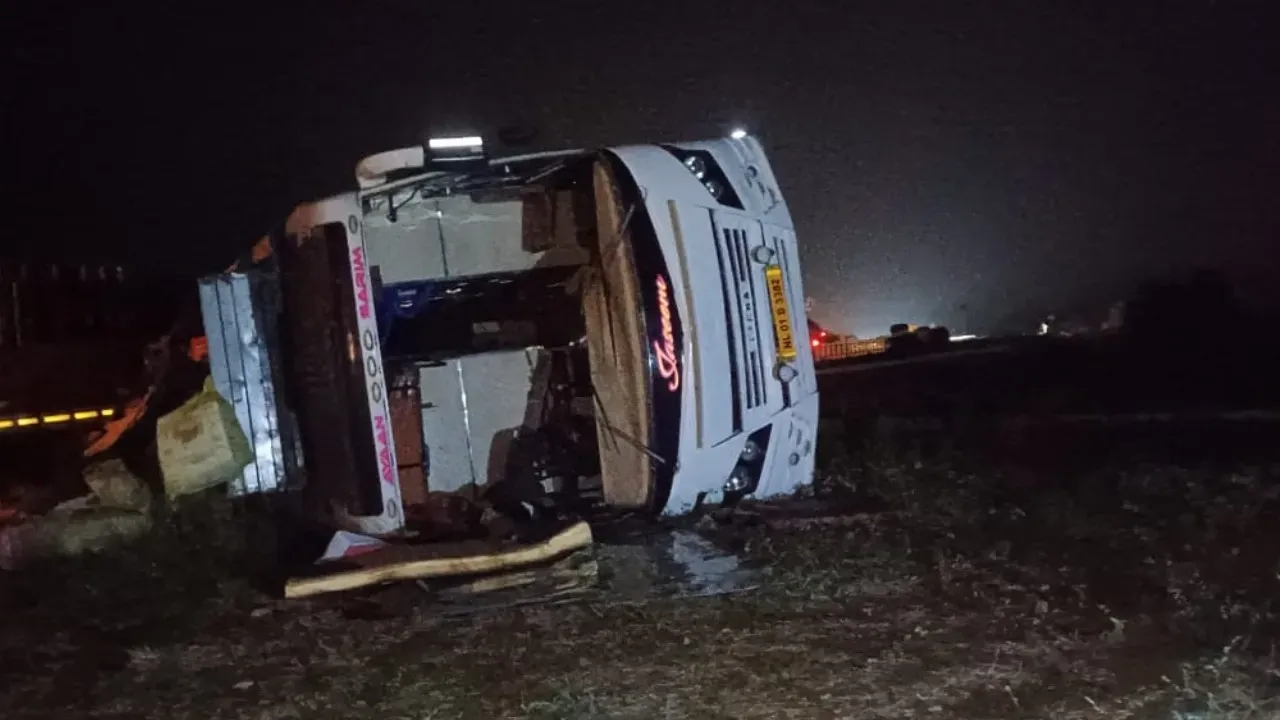 ap_bus_accident-2025-11-04-09-14-30