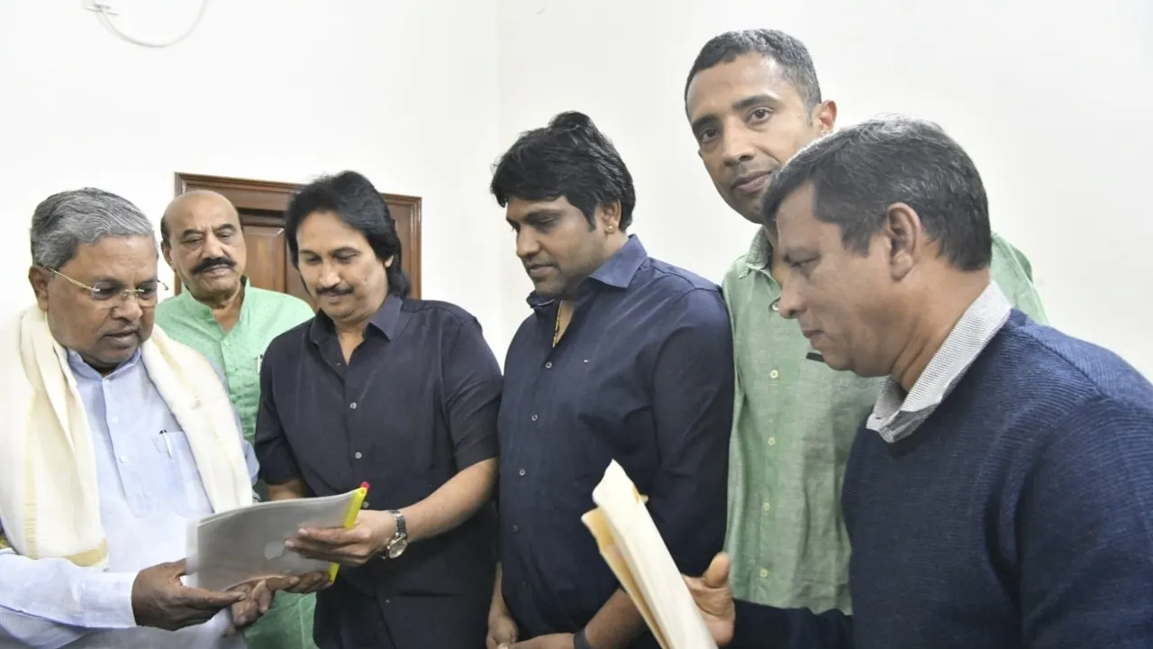 kba kumar bangarappa meets cm siddaramaiah badminton