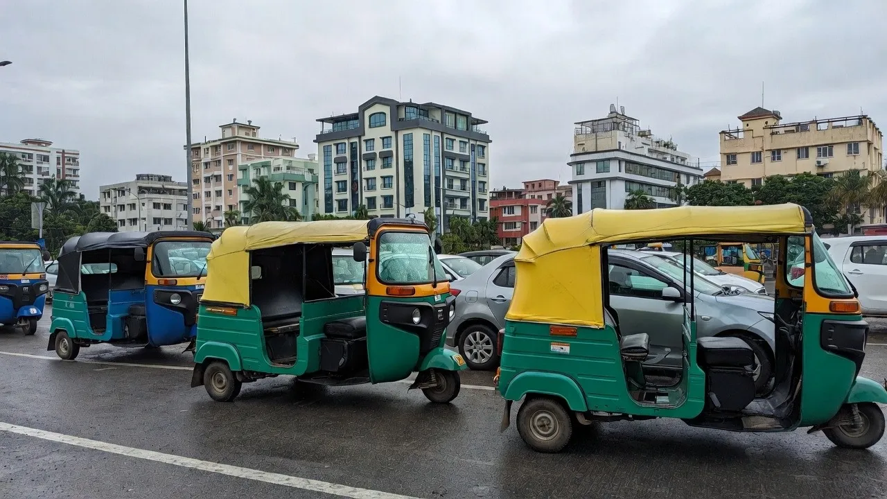 BUDGET DEMANDS FROM AUTO AND TAXI ASSOCIATIONS