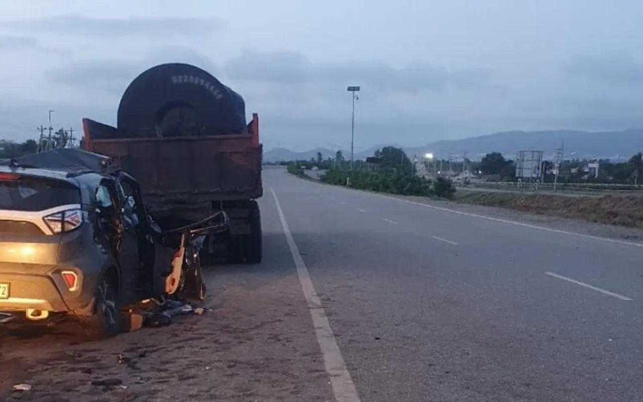 Chitradurga: Horrific accident kills 5 members of a family