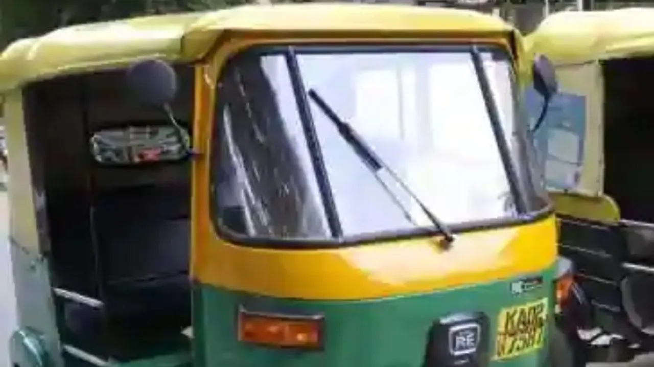 Auto driver's honesty shines in Gurugram as lost bag with valuables returned