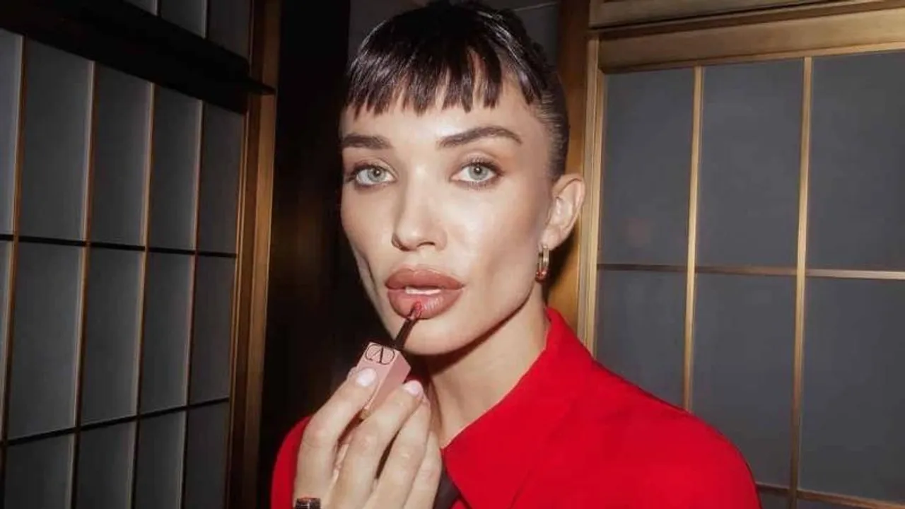 Amy Jackson responds to trolls; male actors are praised for doing the same she claims