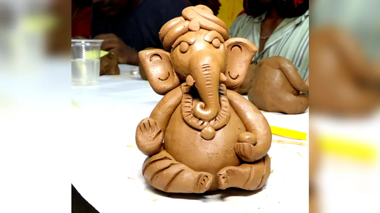 It’s truly ingenious! These Ganesha idols sprout when immersed!