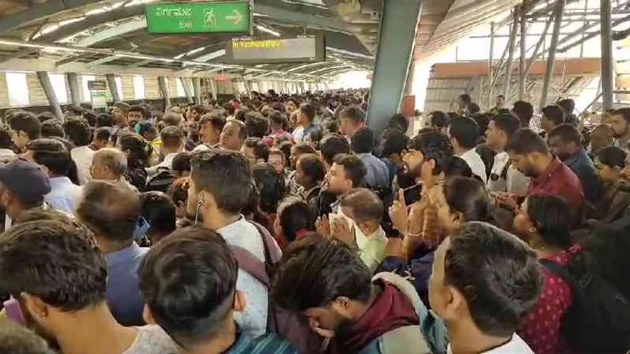 Road rail vehicle gets stuck on metro track; severe crowding in Yeshwanthpur metro station 