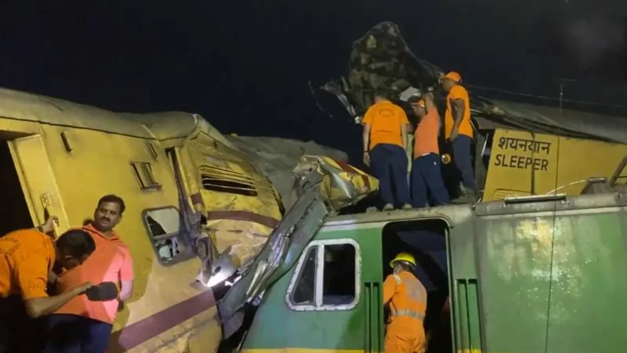 Andhra Pradesh: 11 dead as 5 coaches along Howrah-Chennai line get derailed