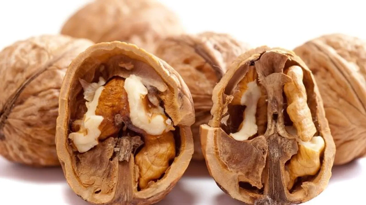 A walnut a day keeps diabetes and blood pressure at bay