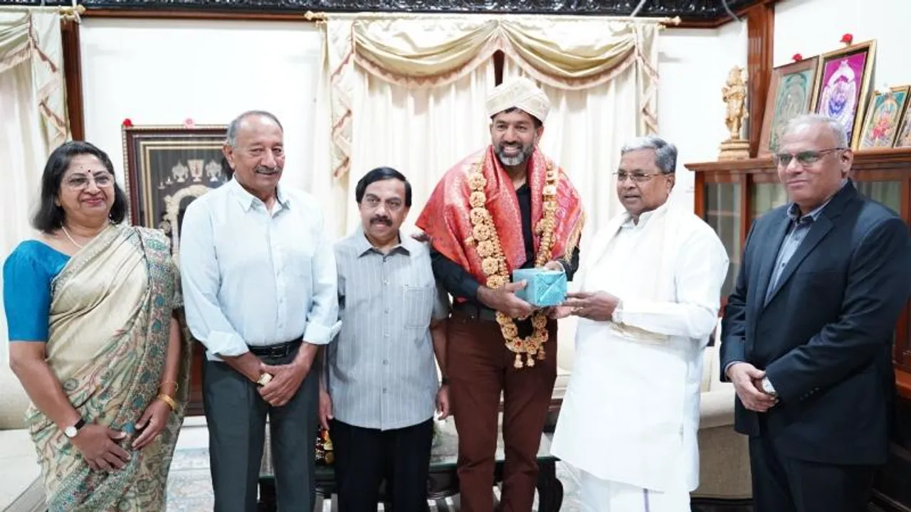 Karnataka: CM Siddaramaiah meets Rohan Bopanna, congratulates him, announces reward of Rs 50 lakh